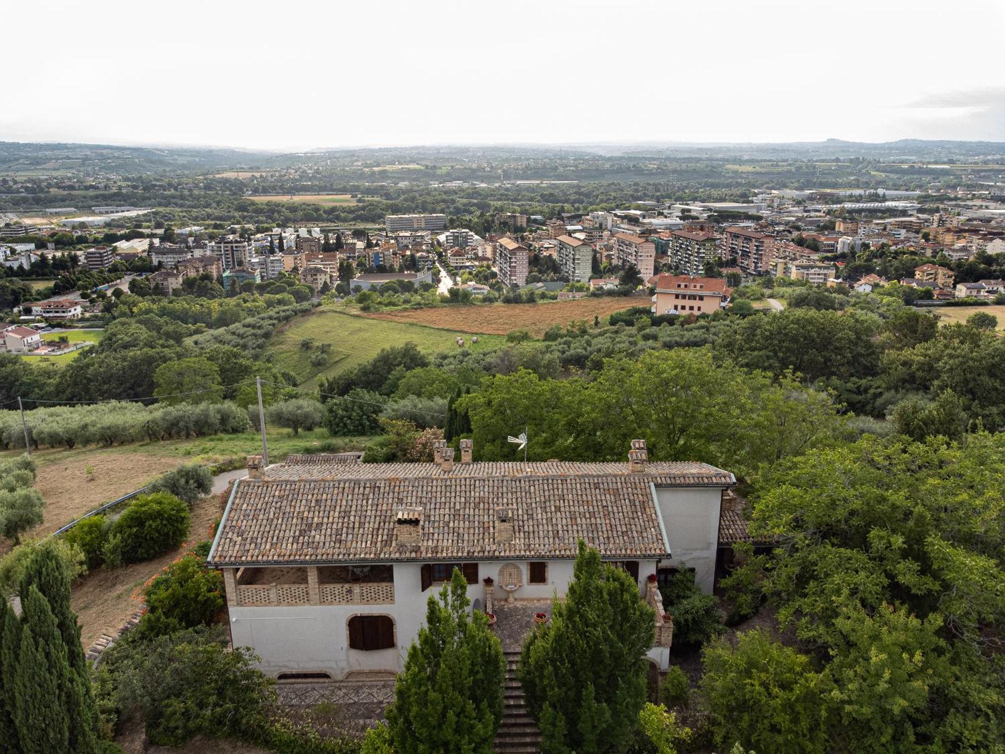 B&B Villa Dei Desideri Chieti Eksteriør billede