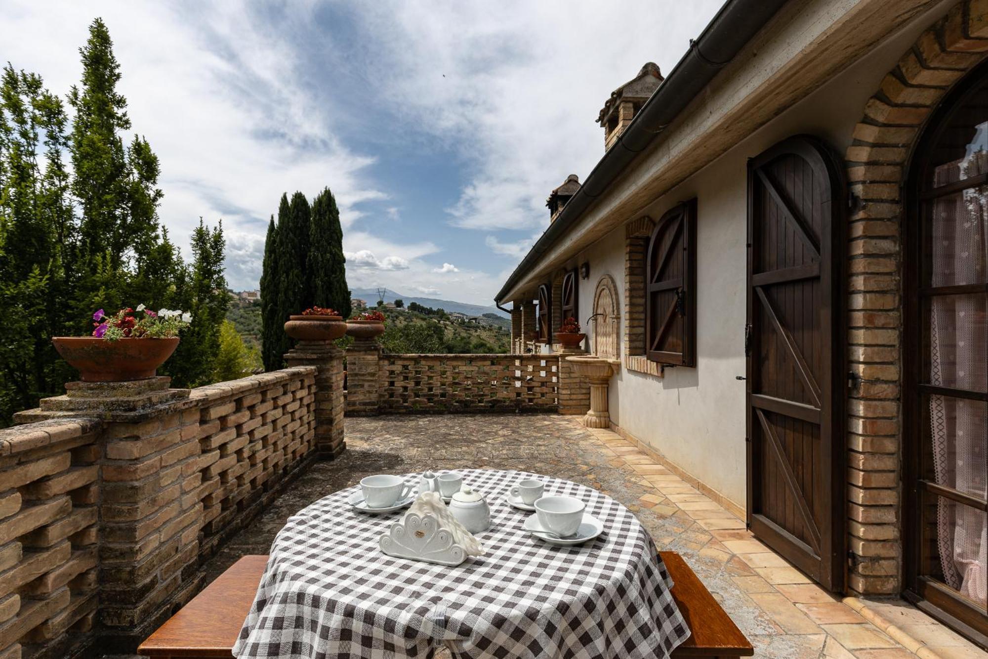 B&B Villa Dei Desideri Chieti Eksteriør billede